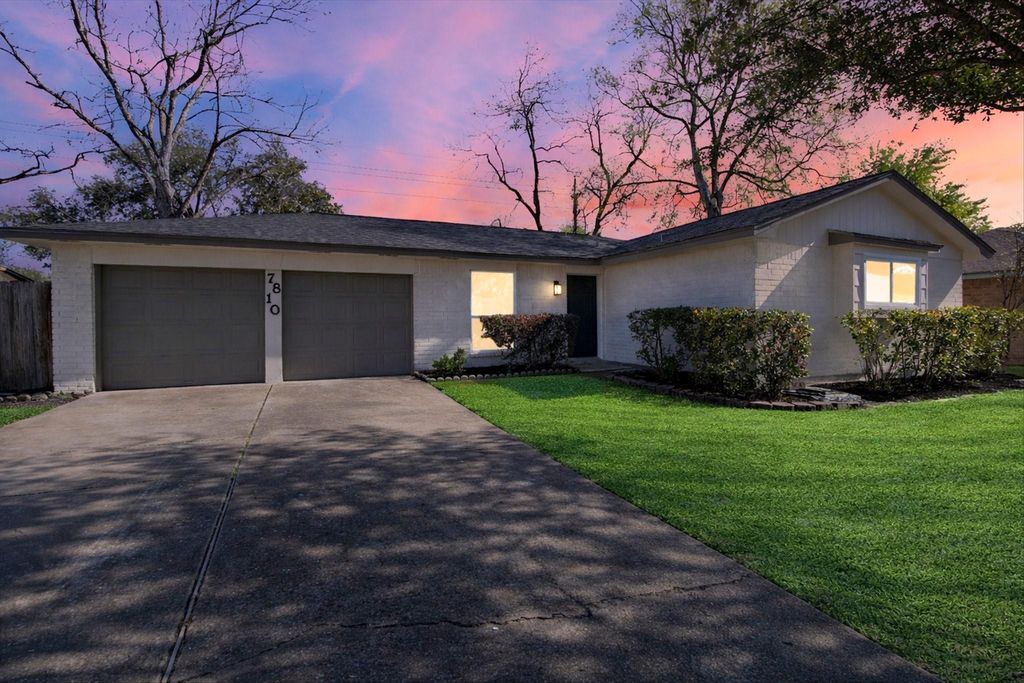 7810 Willow Mint Lane, Houston, TX 77086