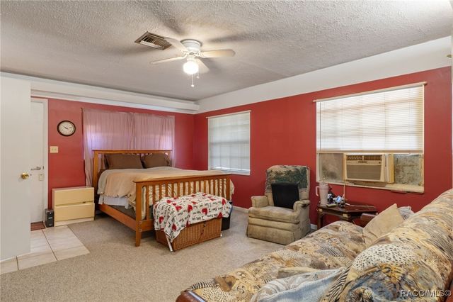 8372 E Lake Bradley Road, Floral City, FL 34436