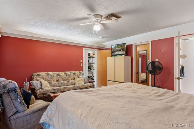 8372 E Lake Bradley Road, Floral City, FL 34436