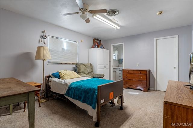 8372 E Lake Bradley Road, Floral City, FL 34436