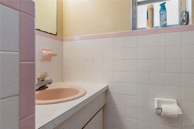 8372 E Lake Bradley Road, Floral City, FL 34436