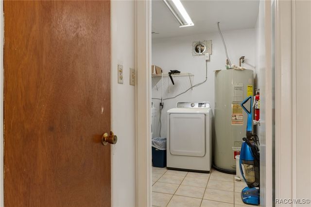 8372 E Lake Bradley Road, Floral City, FL 34436