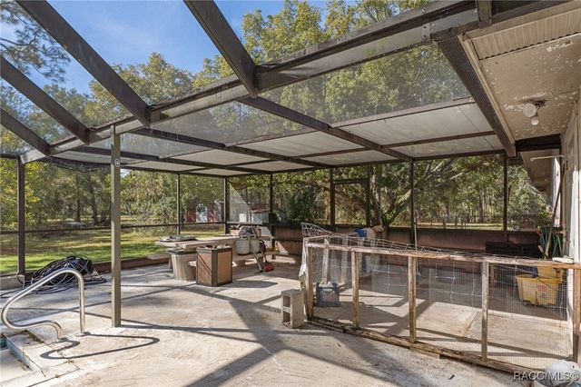 8372 E Lake Bradley Road, Floral City, FL 34436