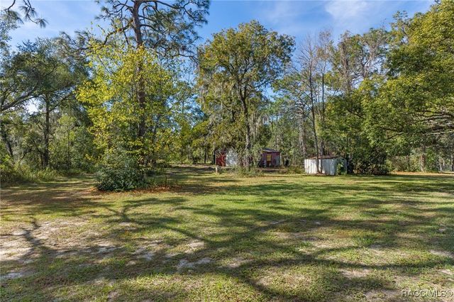 8372 E Lake Bradley Road, Floral City, FL 34436