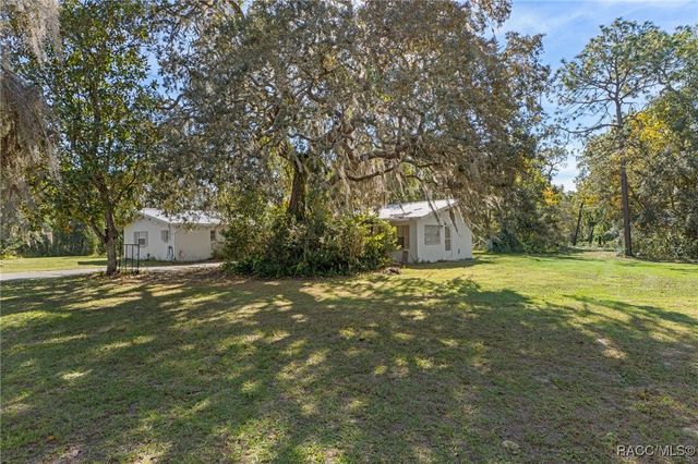 8372 E Lake Bradley Road, Floral City, FL 34436