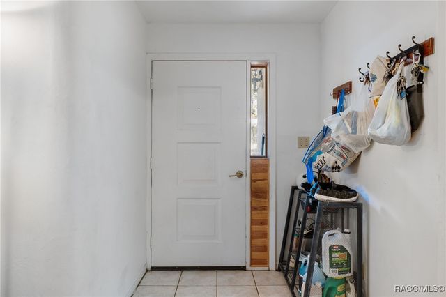 8372 E Lake Bradley Road, Floral City, FL 34436