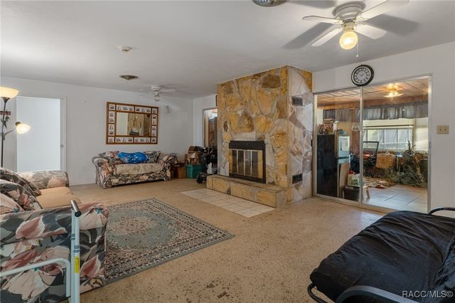 8372 E Lake Bradley Road, Floral City, FL 34436