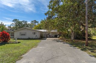 8372 E Lake Bradley Road, Floral City, FL 34436