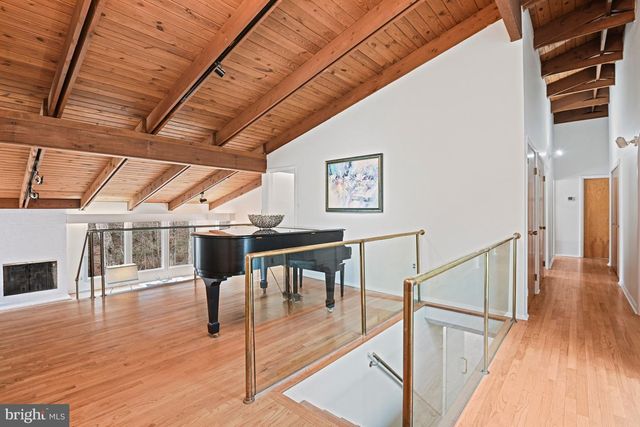 10611 ALLENWOOD LN, Great Falls, VA 22066