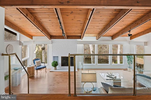 10611 ALLENWOOD LN, Great Falls, VA 22066