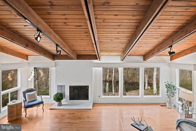 10611 ALLENWOOD LN, Great Falls, VA 22066