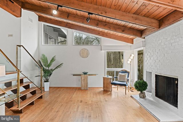 10611 ALLENWOOD LN, Great Falls, VA 22066