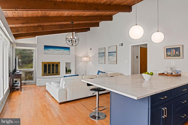 10611 ALLENWOOD LN, Great Falls, VA 22066