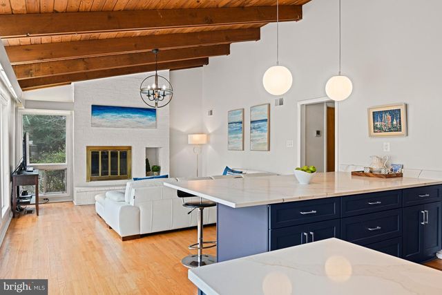 10611 ALLENWOOD LN, Great Falls, VA 22066