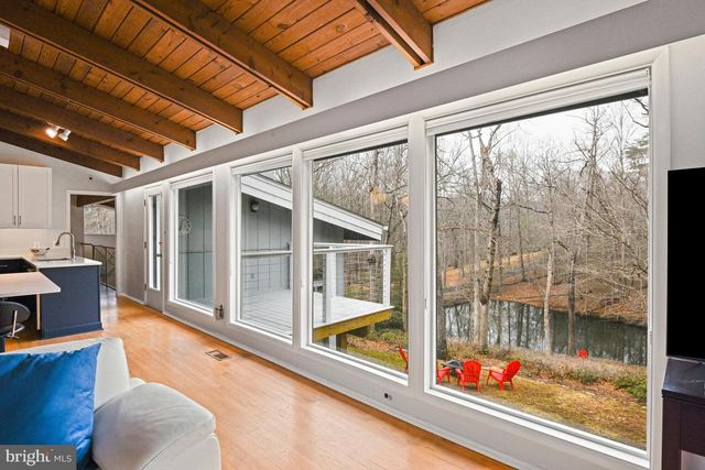 10611 ALLENWOOD LN, Great Falls, VA 22066