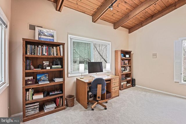 10611 ALLENWOOD LN, Great Falls, VA 22066