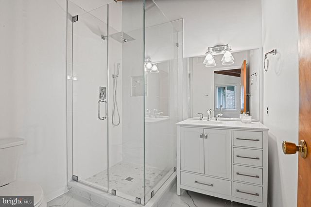 10611 ALLENWOOD LN, Great Falls, VA 22066