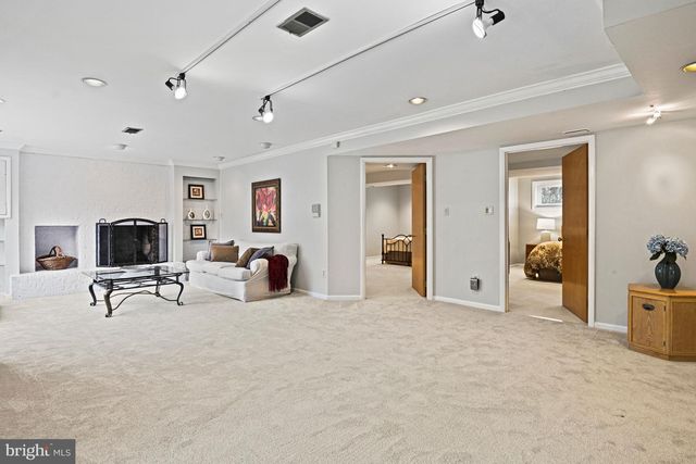 10611 ALLENWOOD LN, Great Falls, VA 22066