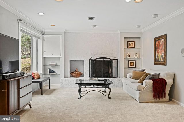 10611 ALLENWOOD LN, Great Falls, VA 22066