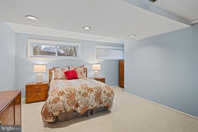 10611 ALLENWOOD LN, Great Falls, VA 22066