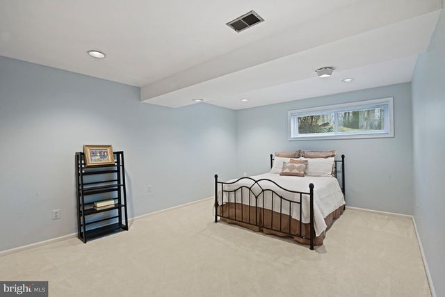 10611 ALLENWOOD LN, Great Falls, VA 22066