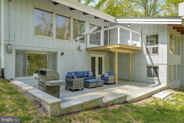 10611 ALLENWOOD LN, Great Falls, VA 22066