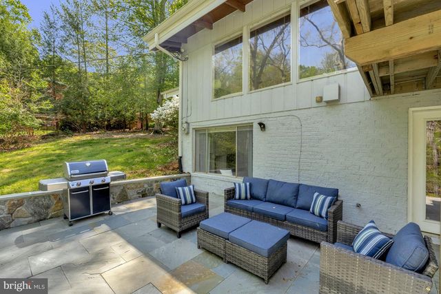 10611 ALLENWOOD LN, Great Falls, VA 22066