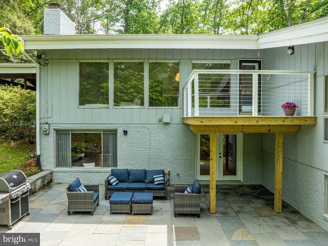 10611 ALLENWOOD LN, Great Falls, VA 22066