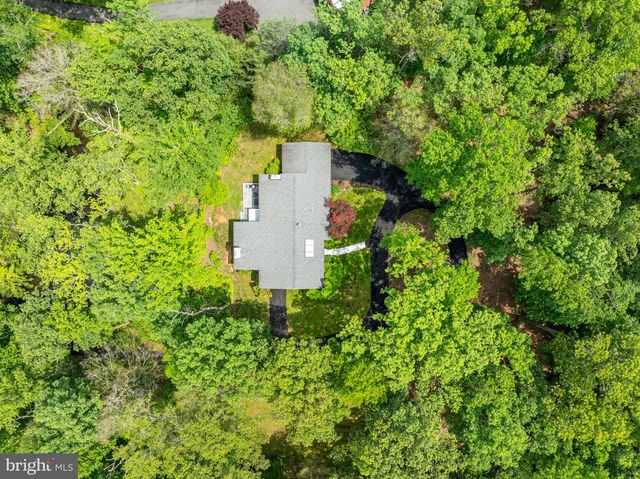 10611 ALLENWOOD LN, Great Falls, VA 22066