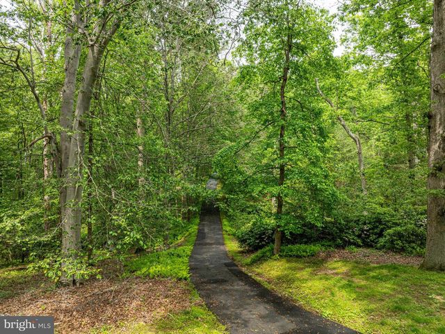 10611 ALLENWOOD LN, Great Falls, VA 22066