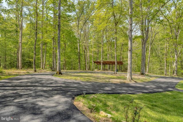 10611 ALLENWOOD LN, Great Falls, VA 22066