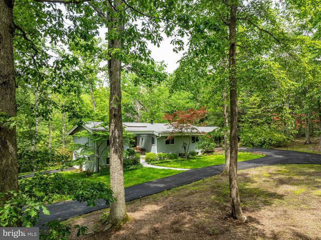 10611 ALLENWOOD LN, Great Falls, VA 22066