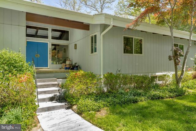 10611 ALLENWOOD LN, Great Falls, VA 22066