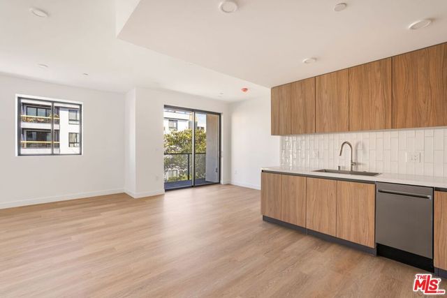2361 Fox Hills Drive 203, Los Angeles, CA 90064