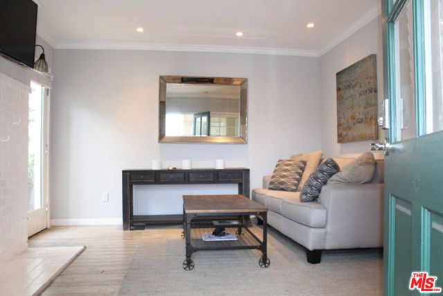 900 N Gardner Street 7463, West Hollywood, CA 90046