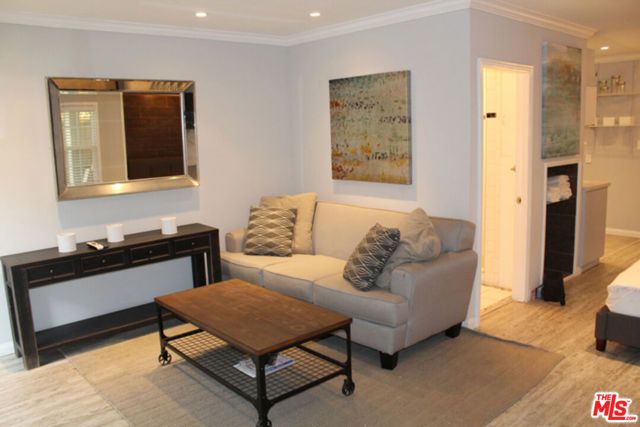 900 N Gardner Street 7463, West Hollywood, CA 90046