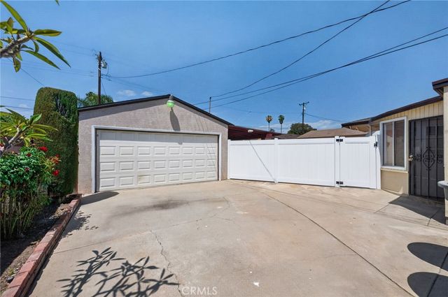 1245 E Mobeck, West Covina, CA 91790