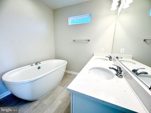 2465 SAFFRON CREST DR, Winchester, VA 22603