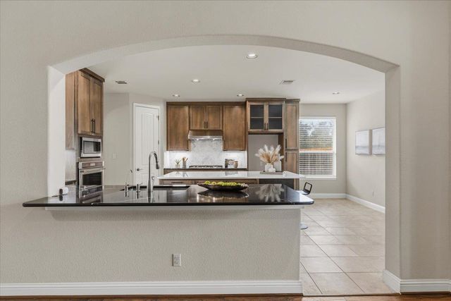 531 Whispering Wind WAY, Austin, TX 78737