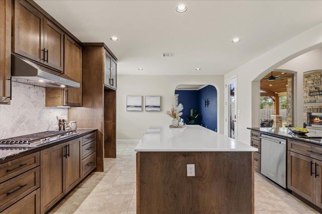 531 Whispering Wind WAY, Austin, TX 78737