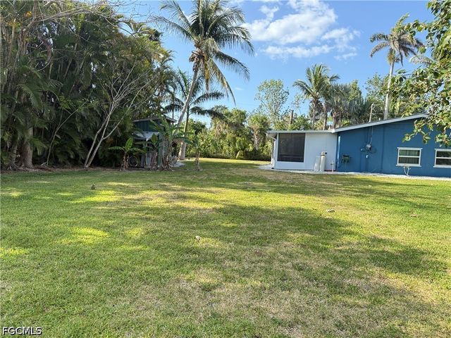 10899 Russell RD, Bokeelia, FL 33922