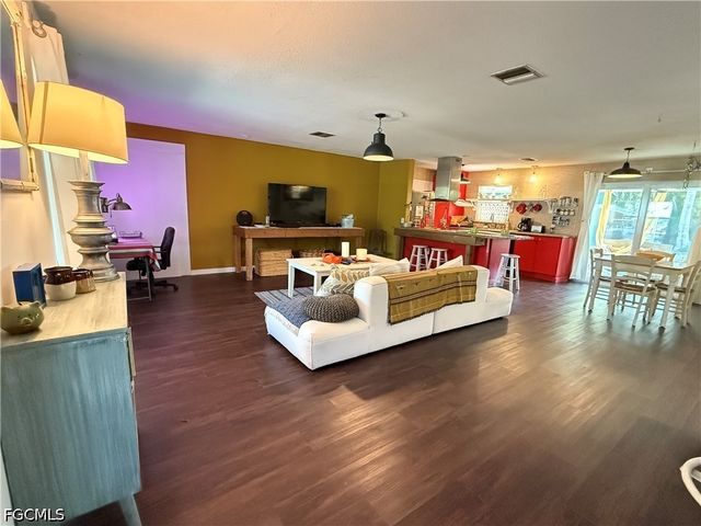 10899 Russell RD, Bokeelia, FL 33922