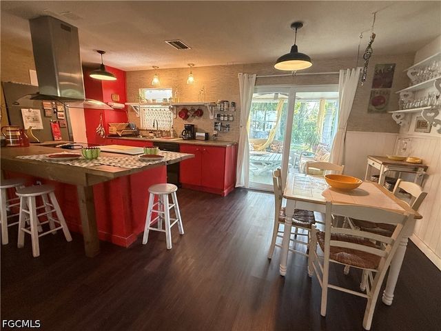 10899 Russell RD, Bokeelia, FL 33922