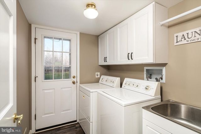 33 BEECHWOOD DR, Robbinsville, NJ 08691