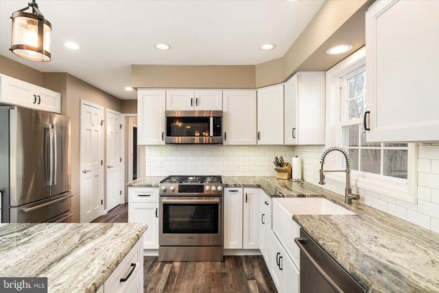 33 BEECHWOOD DR, Robbinsville, NJ 08691