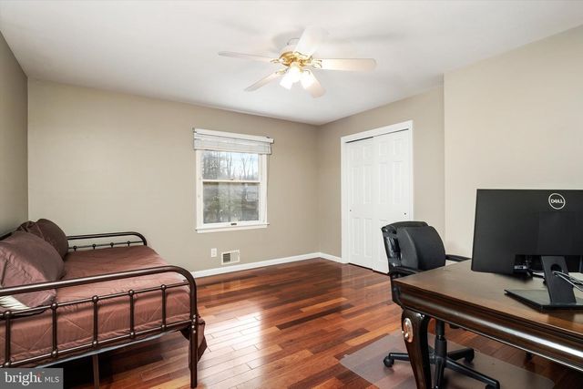 33 BEECHWOOD DR, Robbinsville, NJ 08691