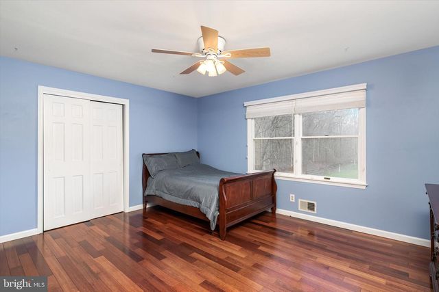 33 BEECHWOOD DR, Robbinsville, NJ 08691