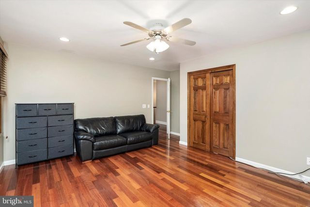 33 BEECHWOOD DR, Robbinsville, NJ 08691