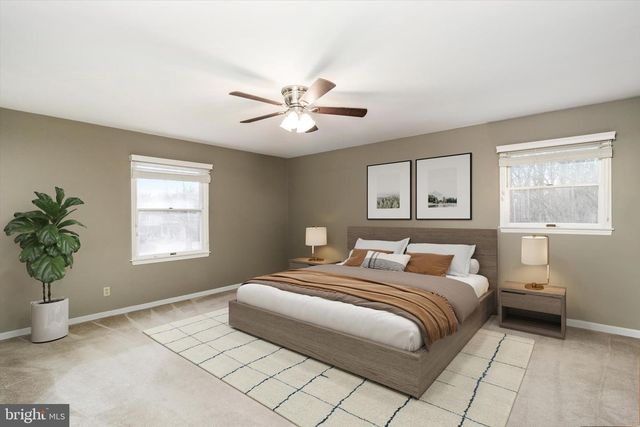 33 BEECHWOOD DR, Robbinsville, NJ 08691