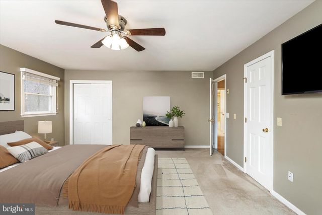 33 BEECHWOOD DR, Robbinsville, NJ 08691